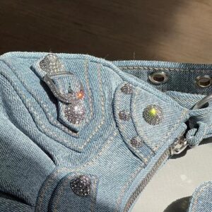 Axelremsväska i retro denim halvmåne