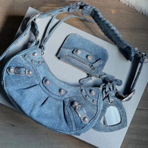 Axelremsväska i retro denim halvmåne