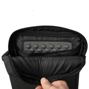 Liten avslappnad väska för män