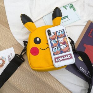 Liten axelväska Pikachu