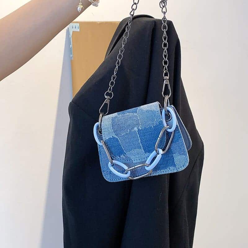 Mini axelremsväska i jeans med kedjor