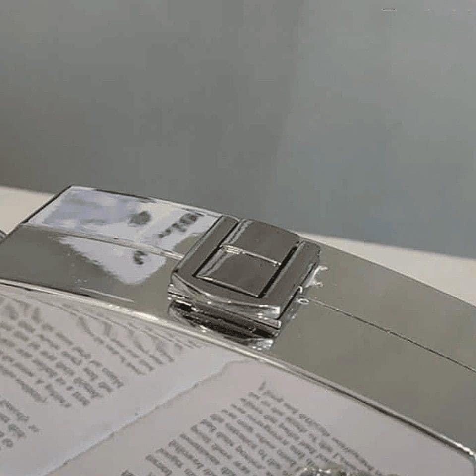 Mini spegelväska med axelrem i silverfinish