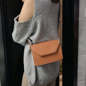 Minimalistisk axelremsväska kamel