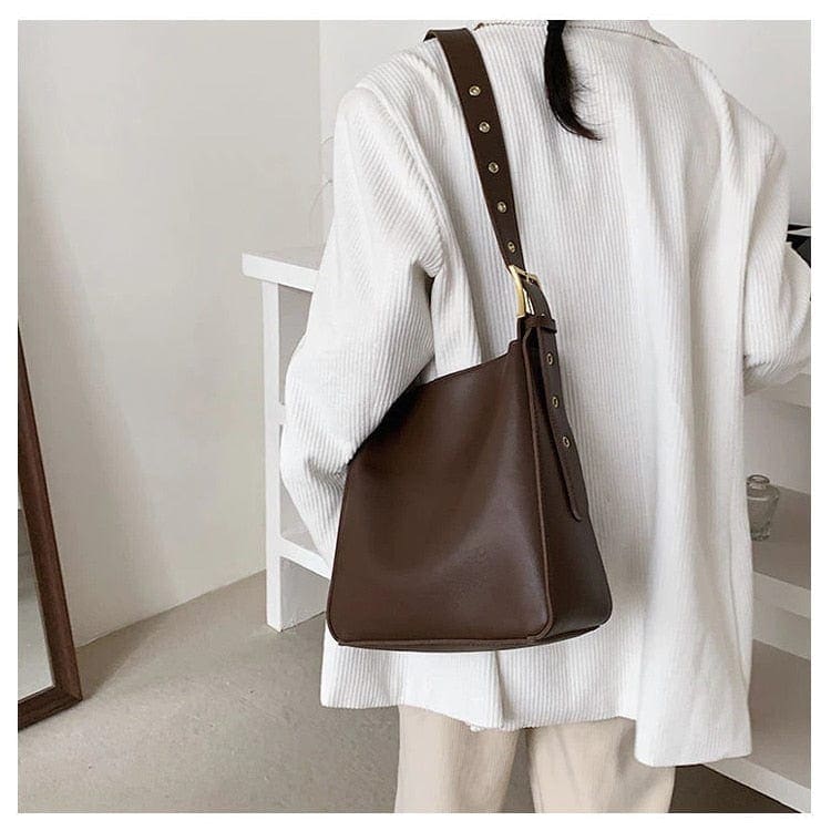 Minimalistisk brun tote väska