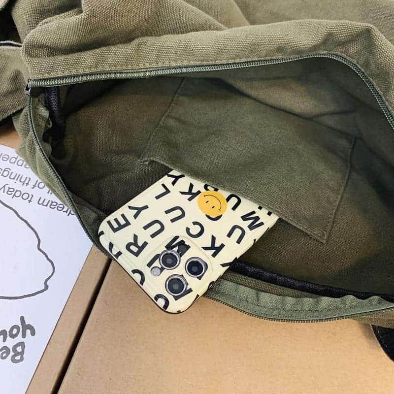 Oliv canvas axelväska