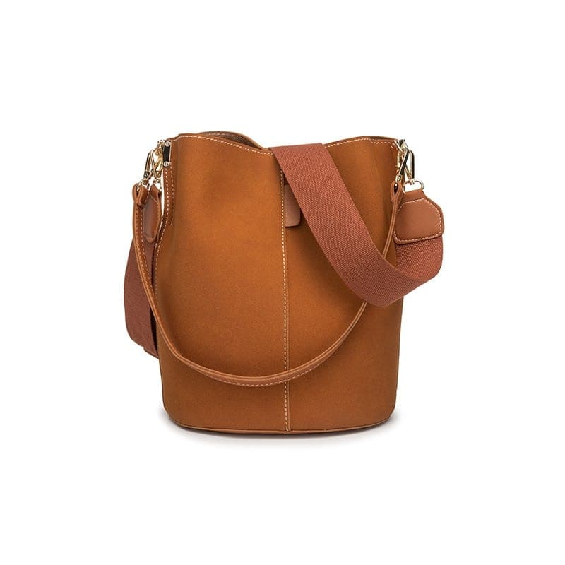 Photo d'un sac seau grand format en cuir synthétique camel