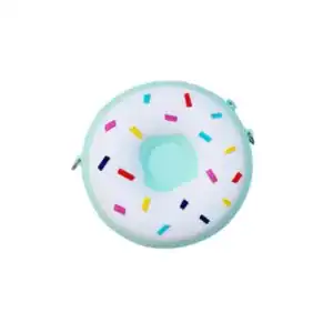 Axelväska barnväska i form av donut med färgglada garneringar.