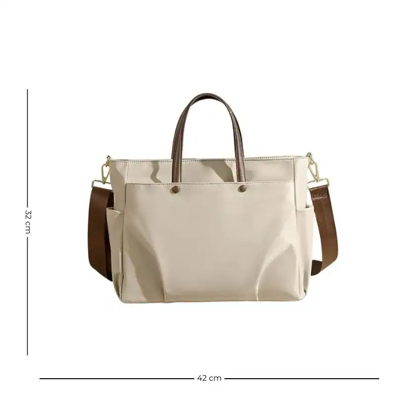 Beige datorväska med bruna handtag och axelrem, 32x42 cm.