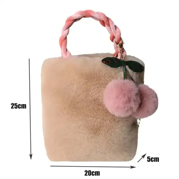 Beige fluffig väska med rosa pompon och twistad handtag, 25x20 cm.