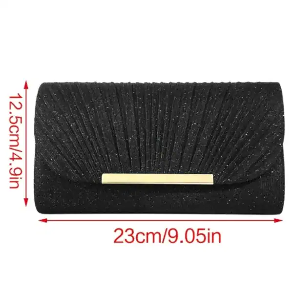 Svart glittrig clutch med guldlock och plisserad design, 23x12,5 cm.