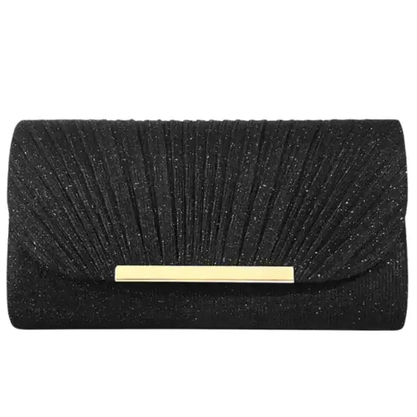 Svart glittrig clutch med guldaccent och plisserad design.