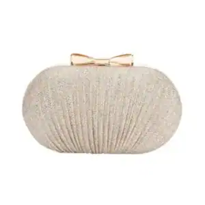Beige oval clutch med gyllene bukett och glittrig textur.