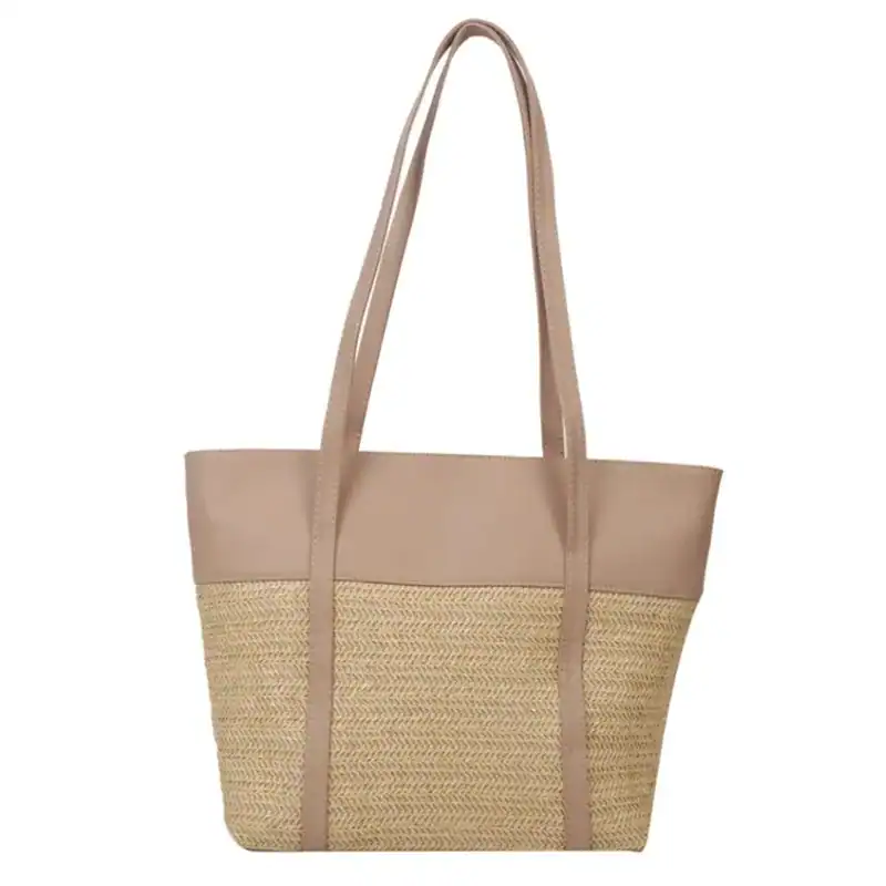 Brun beige flätad shoppingväska med läderliknande handtag.