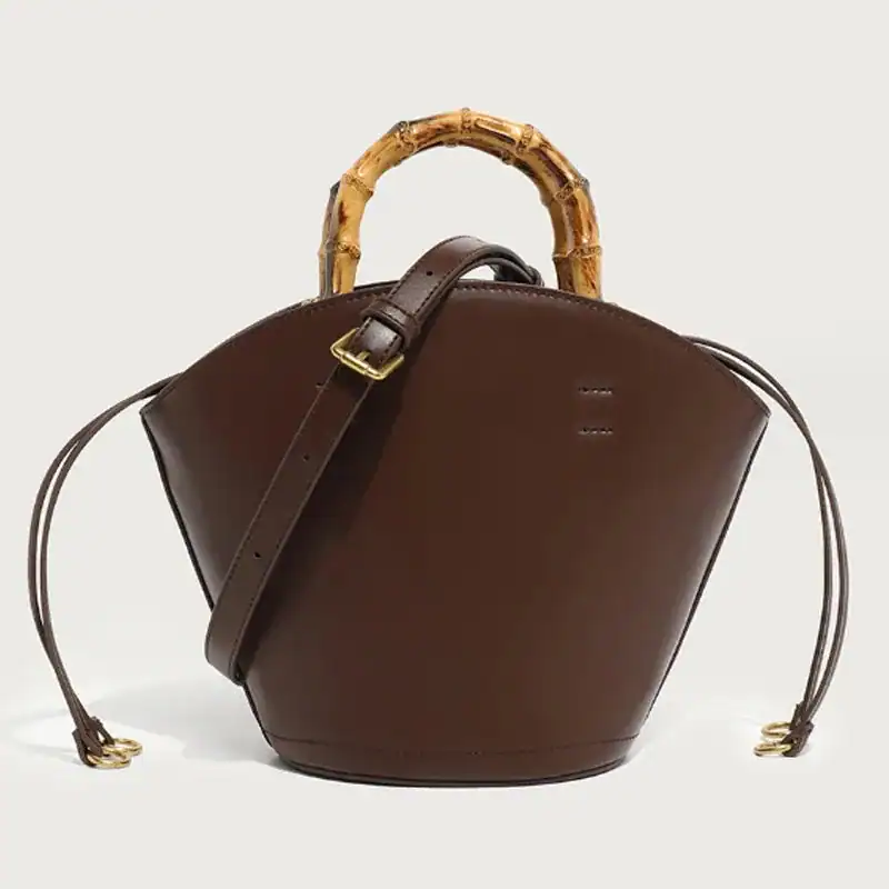 Brun Axelväska med bambuhandtag, elegant handväska för kvinnor.