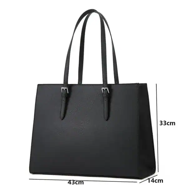 Cognacfärgad shoppingväska, stor axelväska med mått 43x33x14 cm.