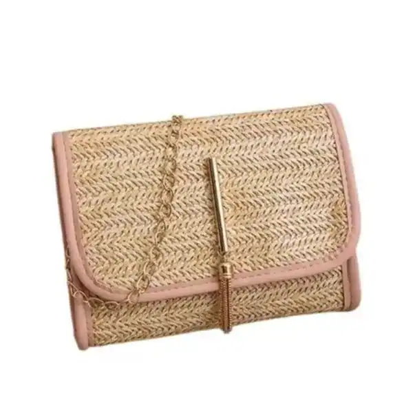 Flätad clutch med läderrem och guldtonad kedja, läderrem för axel.