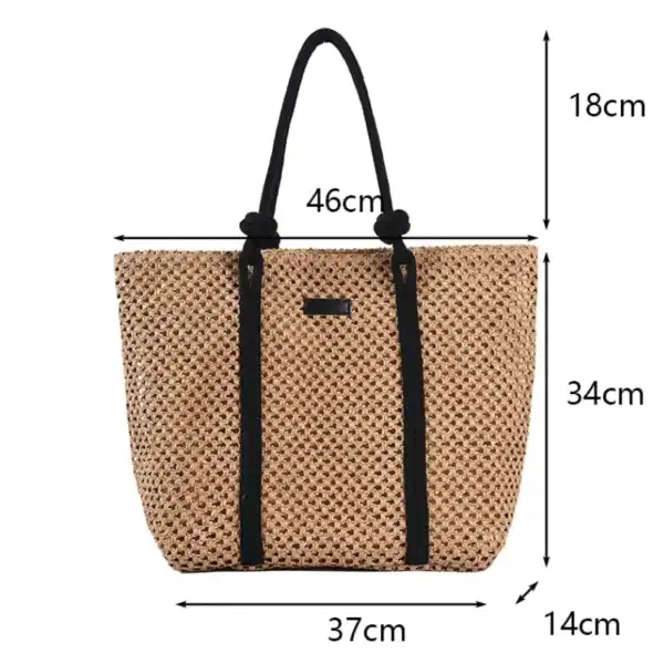 Flätad shoppingväska med rem, storlek 46x37x34 cm, lätt och praktisk för varma dagar.