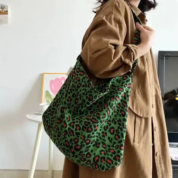 Grön damväskor med leopardmönster, trendig axelväska för kvinnor.