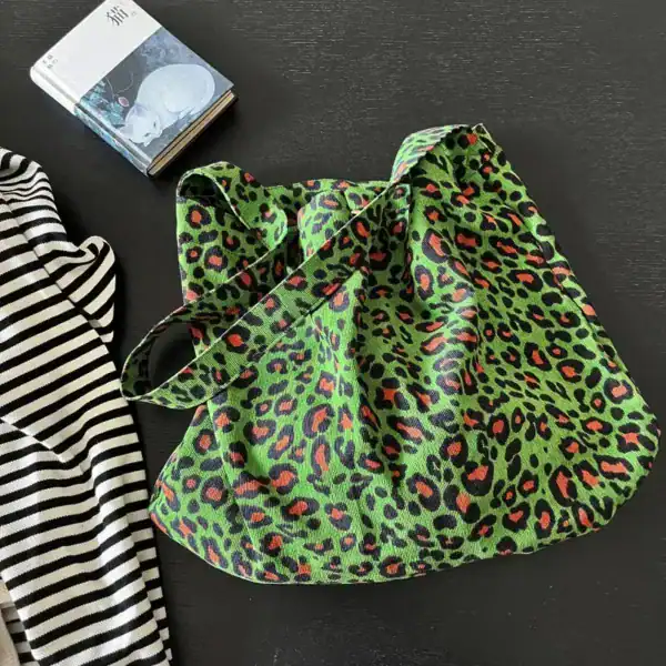 Grön damväskor med leopardmönster, trendig axelväska för kvinnor.