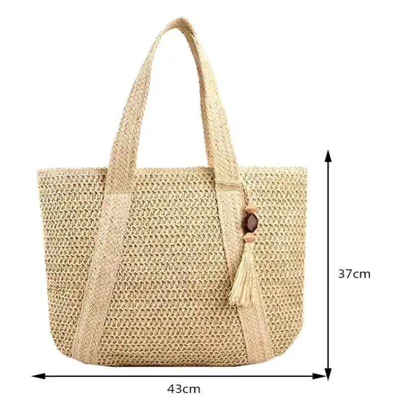 Grön virkad shoppingväska med tass och mått 43x37 cm.
