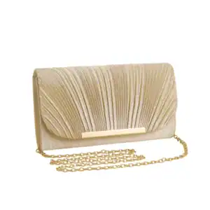 Guldig plisserad clutch med kedja, perfekt för fest och kvällsklänning.