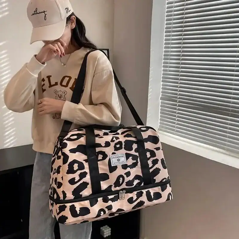 Leopardmönster weekendbag, stor resväskor för resor och dagliga användning.