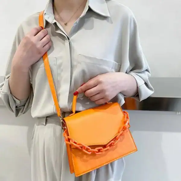 Orange axelväska med kedja, modeväskor för kvinnor, trendig axelväska.