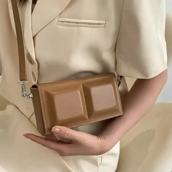 Mintgrön rektangulär väska, minimalistisk design, axelväska för kvinnor.