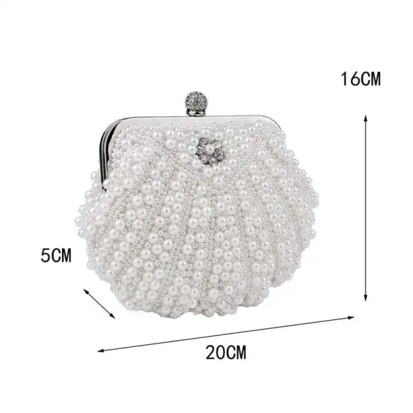 Pärlclutch snäckform vit, pärldekorerad, kvälls- och bröllopsaccessoar.