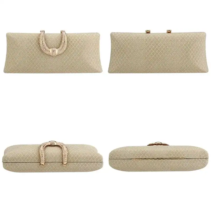 Rosa rutmönstrad clutch med guldaccent och handtag, visad från flera vinklar.