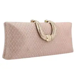 Rosa rutmönstrad clutch med glittrande handtag och kristallbesättning.