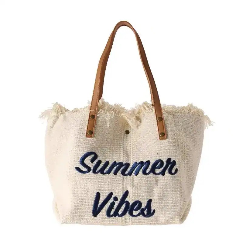 Rosa strandväska med text Summer Vibes, lätt och trendig för sommar.