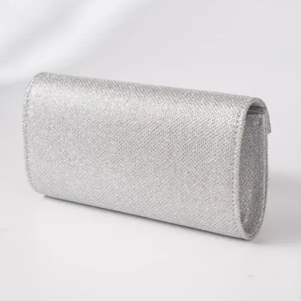 Silver glitter clutch med kedja, Axelväska, eleganta klädselplånbok för fest.