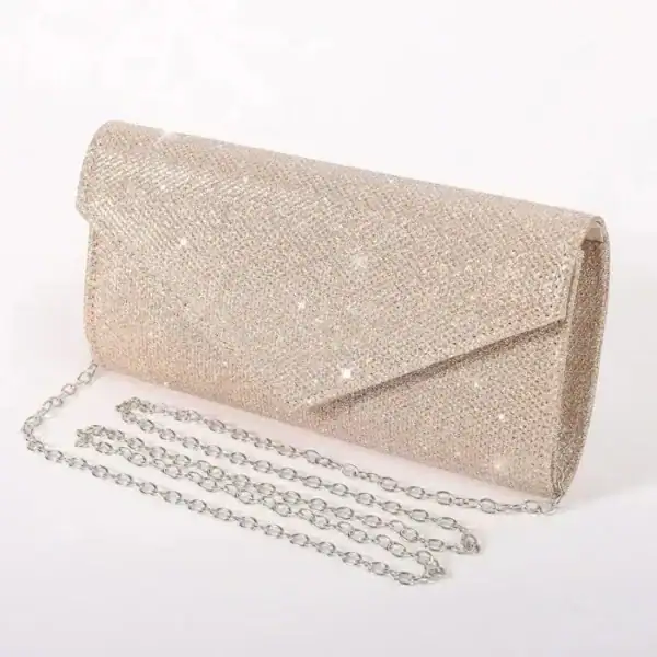 Silver glitter clutch med kedja, elegant klänningstaske för fest och galakväll.
