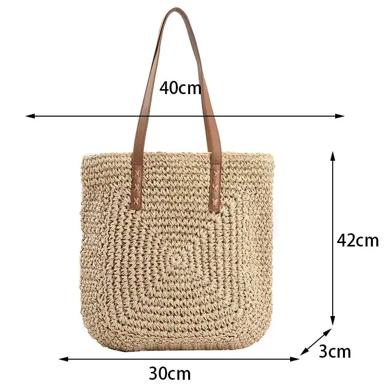 Stor stråväska med mätningar 40x42x30 cm, lämplig för sommar och strand.