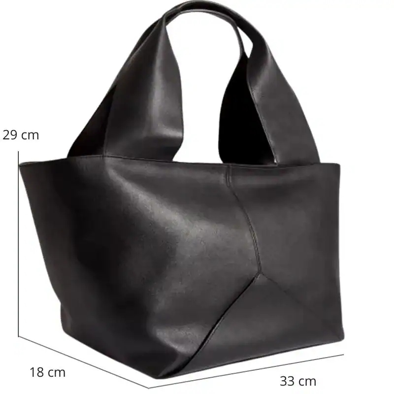 Svart mjuk shoppingväska med mått 33x29x18 cm, ideal för daglig användning och shopping.