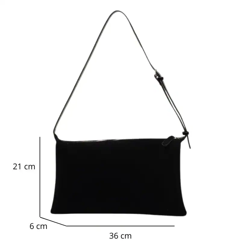 Svart sammetsclutch med axelrem, 36x21 cm, elegant handväska.