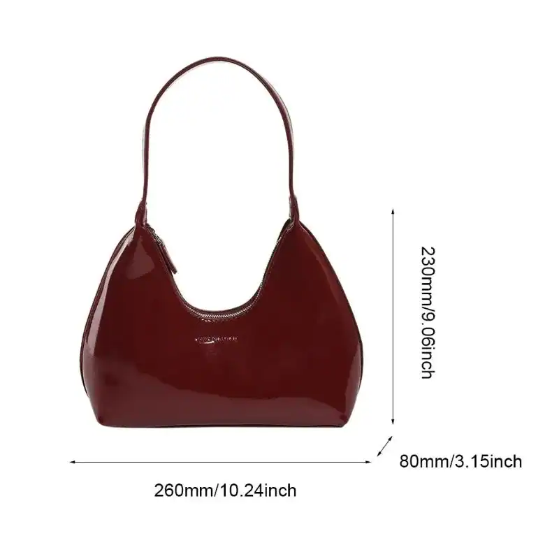 Vinröd lack hobo axelväska med mått, elegant och trendig.