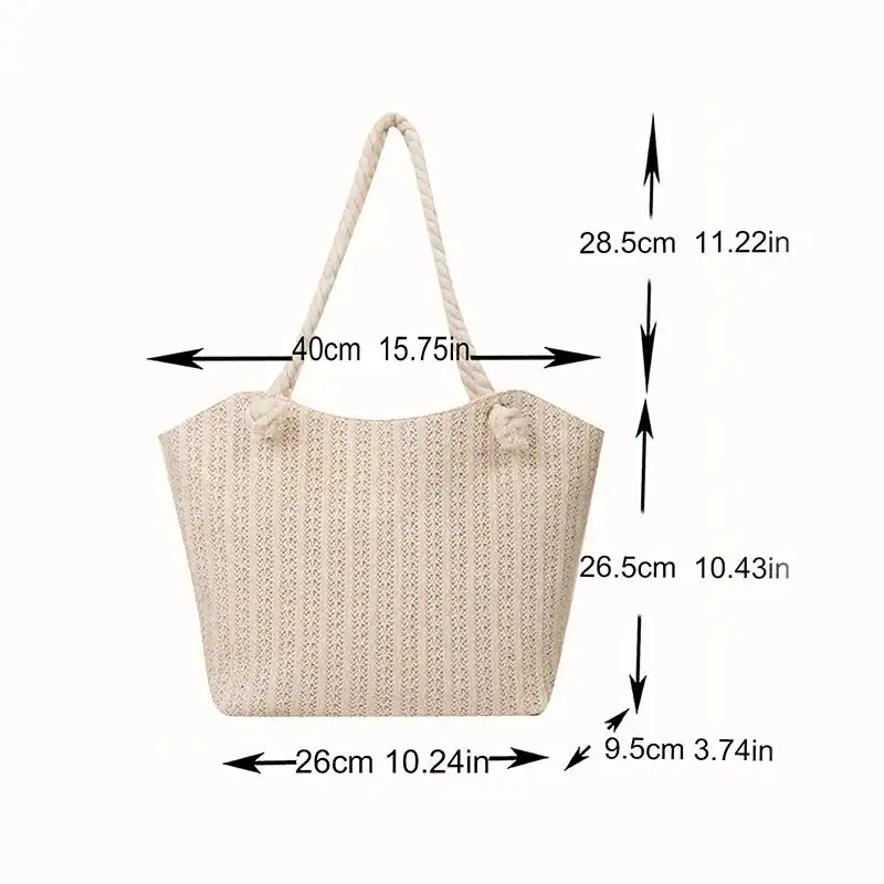 Vit korgväska med repband, storlek 40x28,5 cm, sommarmössa för strand och fritid.
